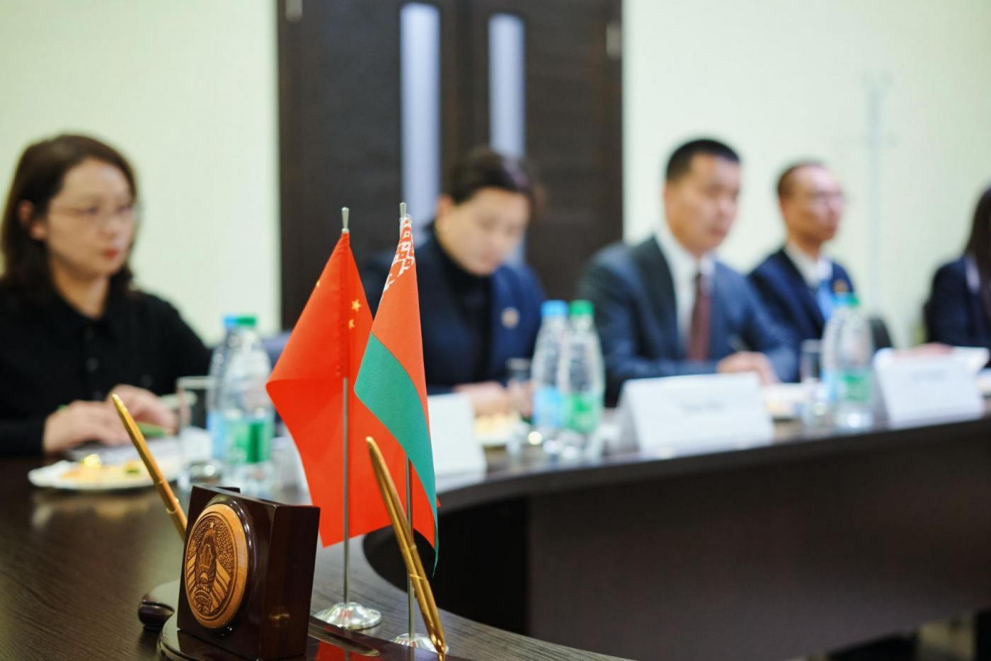 Делегация Харбинского университета Хуаде посетила БНТУ